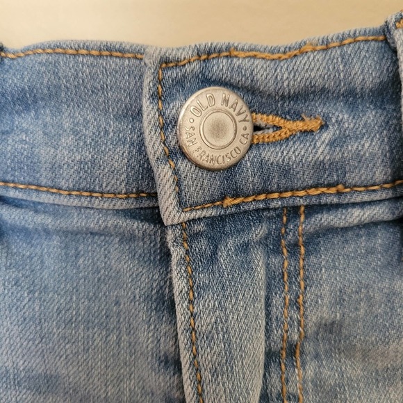 Old Navy Girls Light Wash Jean Shorts - Picture 2 of 5